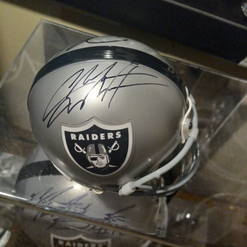 autograph mini helmet