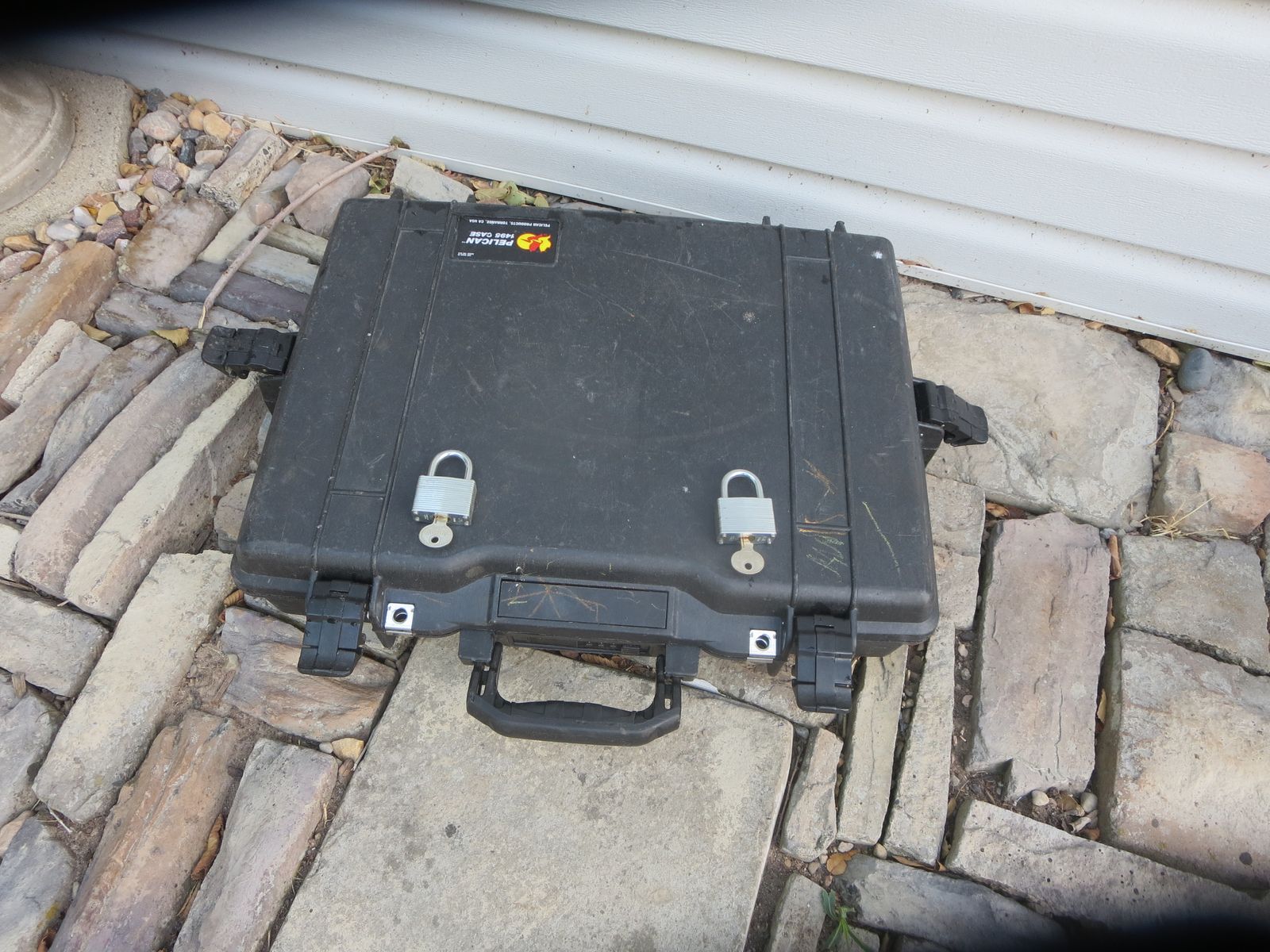 Pelican 1465 Case Black with Foam - Watertight, Dustproof, Crushproof
