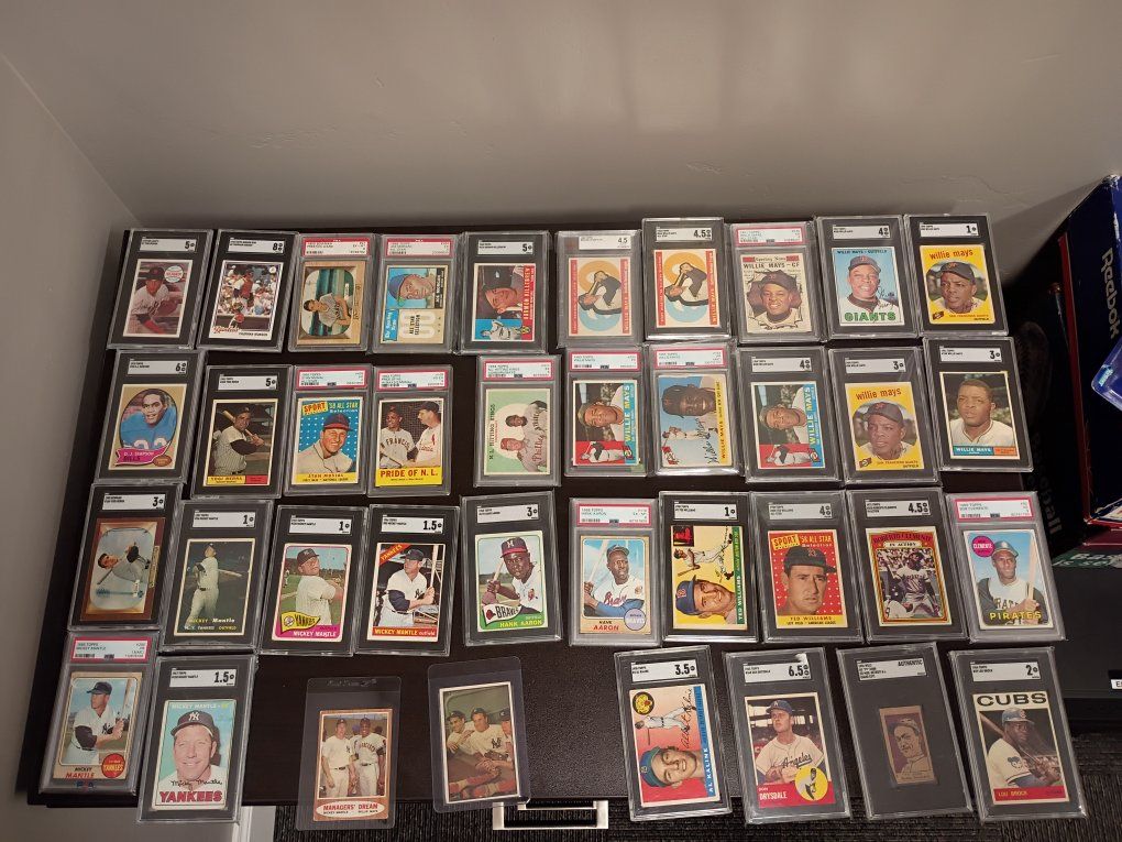 Ton's of vintage cards for sale.
Vintage Stars, Mickey Mantle, Willie Mays