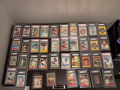 Ton's of vintage cards for sale.
Vintage Stars, Mickey Mantle, Willie Mays