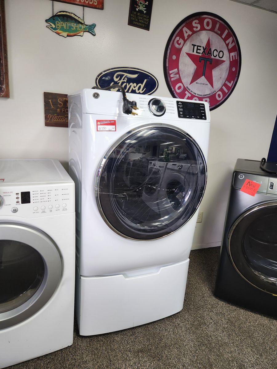 BEAUTIFUL GE FRONTLOAD ELECTRIC DRYER! WITH A FULL WARRANTY