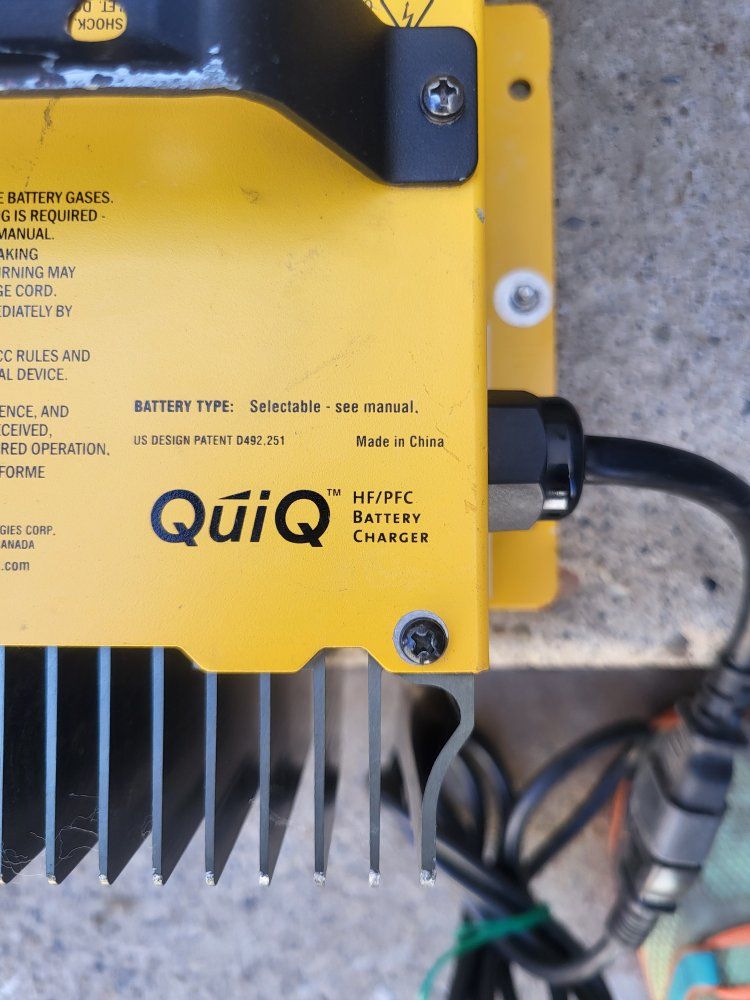 QUIQ HF/PCF BATTERY CHARGER