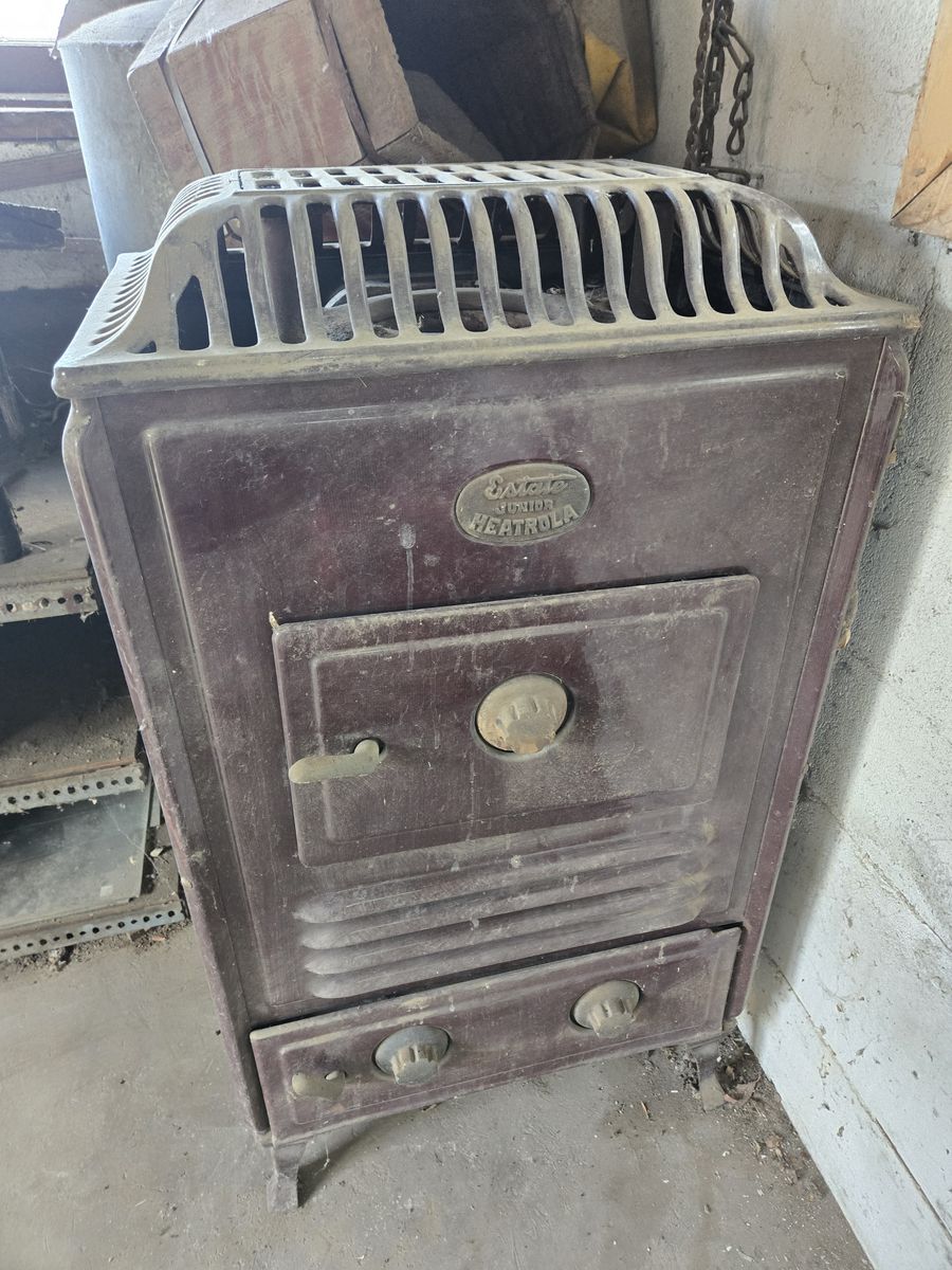 Estate junior heatrola antique wood stove