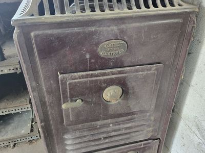 Estate junior heatrola antique wood stove