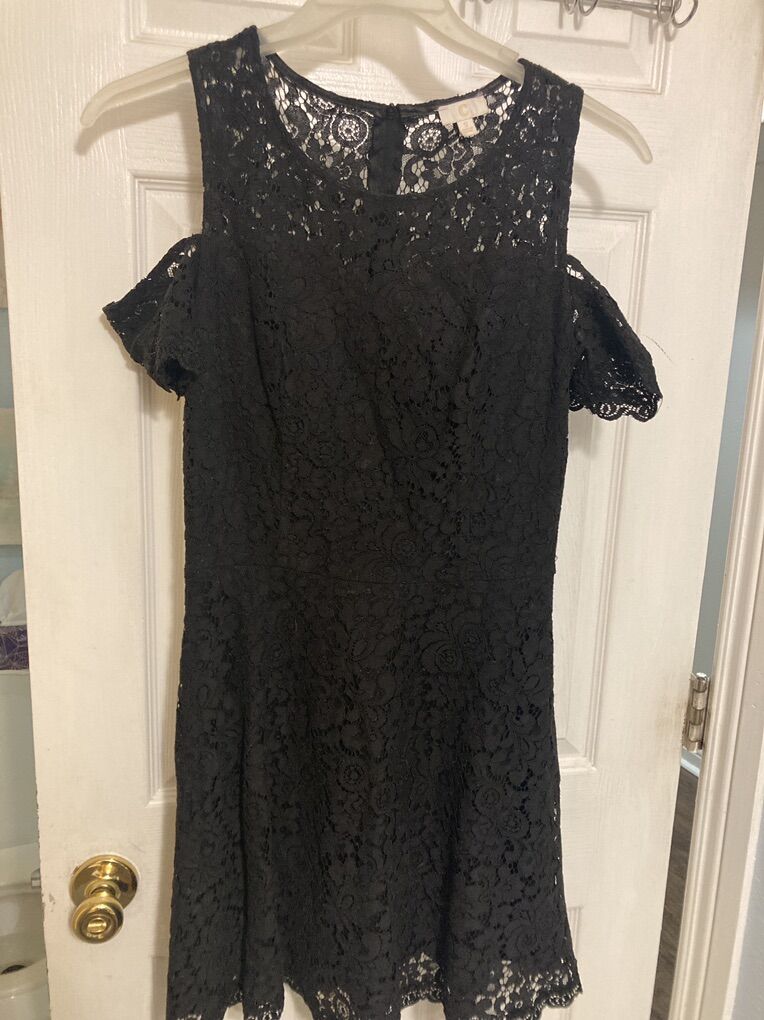 Womens Small Cold shoulder Black Lace Dress