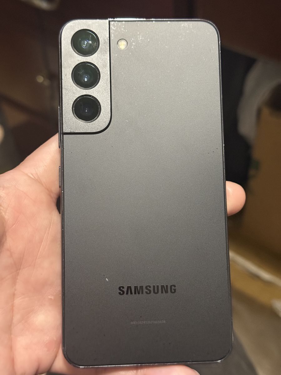 Samsung Galaxy S22  - Unlocked