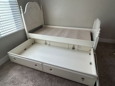 Disney Princess Collection Cream Bedroom Set | 5-Drawer Chest with Crystal Knobs