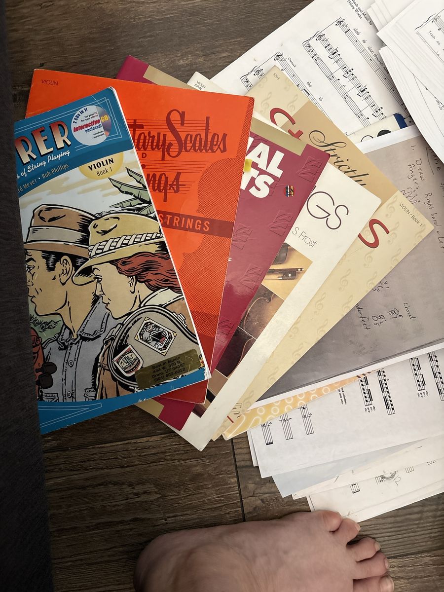 Essential Elements 2000 Violin Book 1 & Other Violin Sheet Music Lot - Beginner Scales & Songs