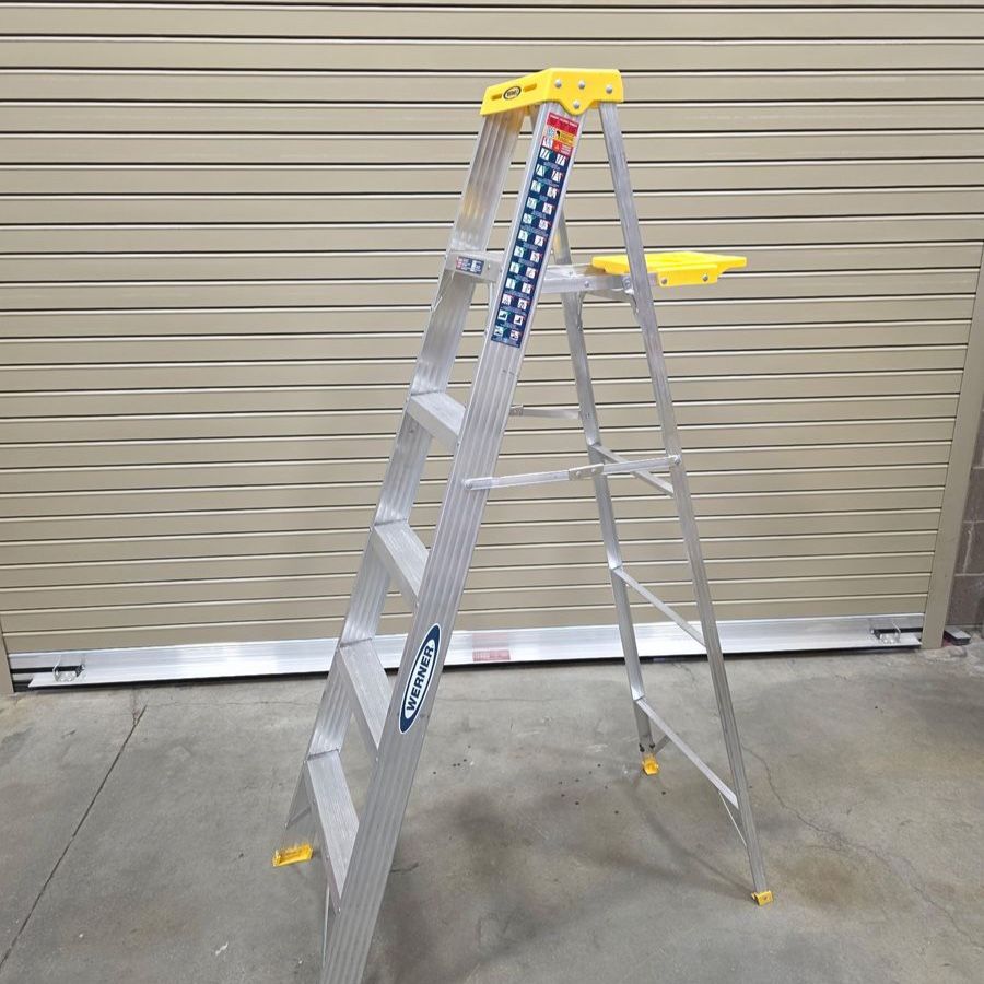 Located in West Jordan - Werner 6ft Aluminum Step Ladder (250 lbs Capacity) – Excellent Condition