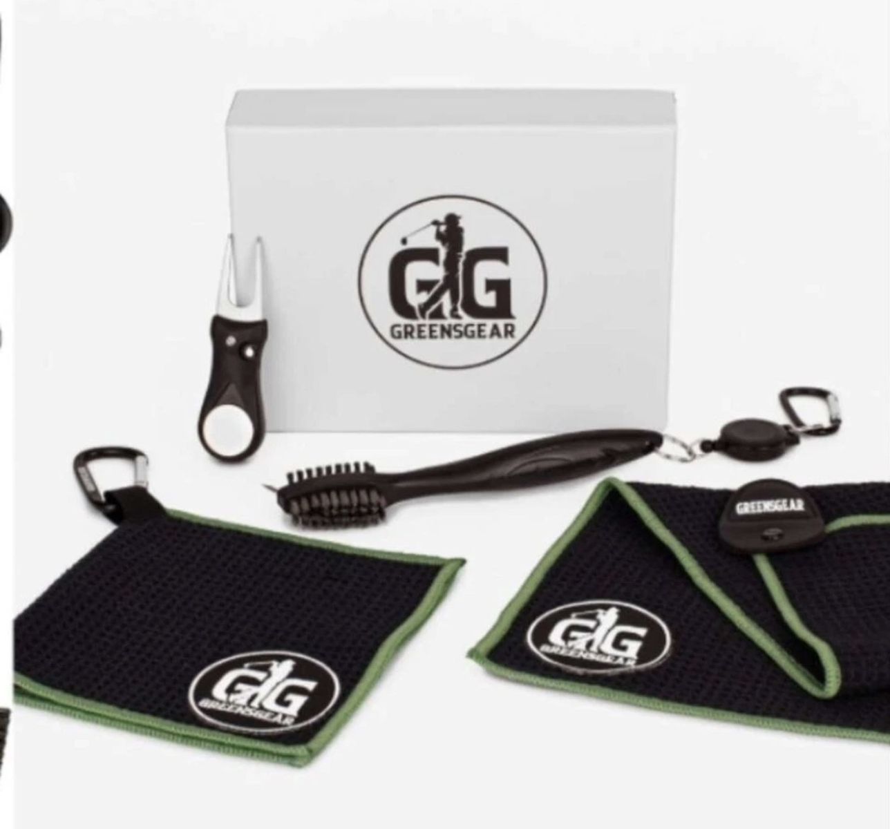 New. Golf Goflt Set. DivotTool, Towels, & Brush