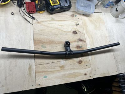 Santa Cruz XC Carbon Bar + Specialized 60mm stem