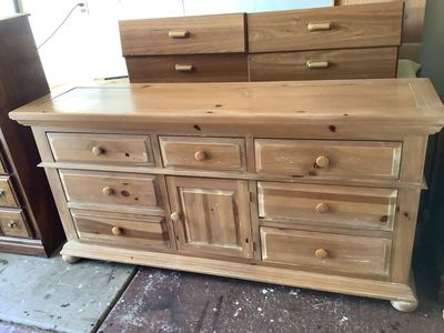 All Wood Broyhill Pine Dresser with 9 Drawers