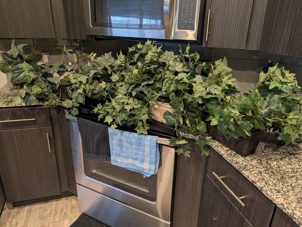 Artificial Ivy Plants in Decorative Planters - Set of 4 Green Faux Foliage Decor