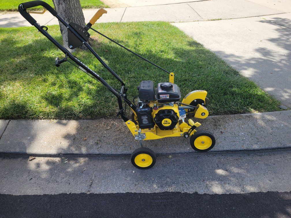 Mint Champion Curb-Hopper  9-Inch Gas Powered Lawn Edger