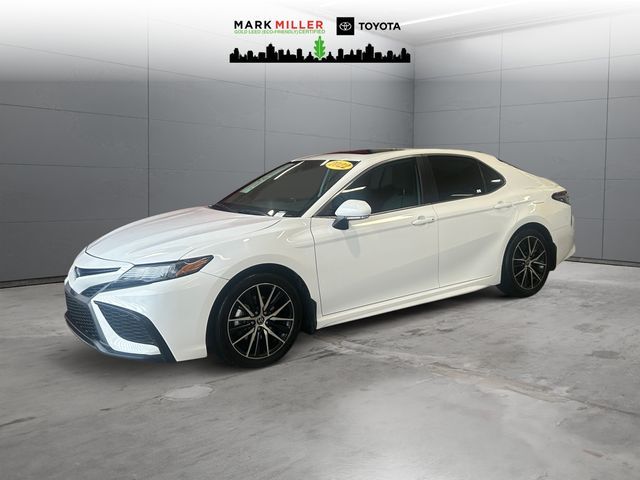 2022 Toyota Camry Hybrid SE