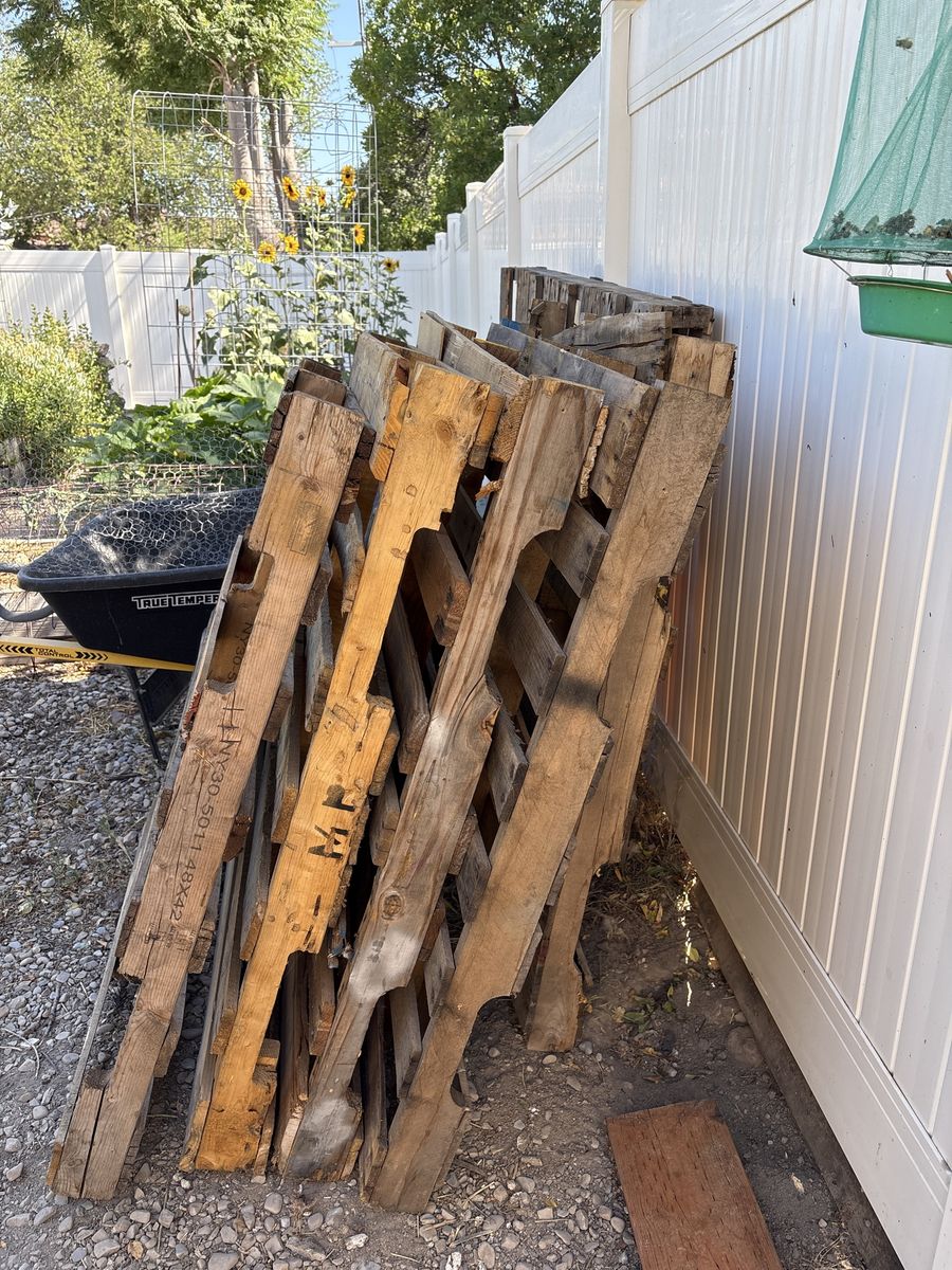 Pallets Free