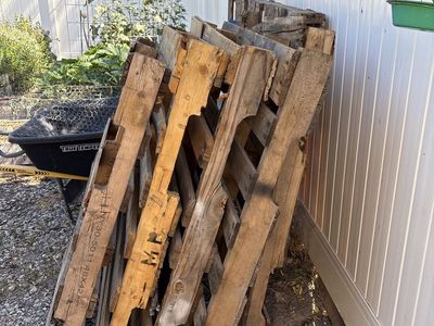 Pallets Free