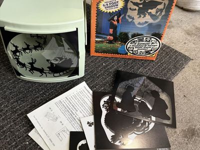 Vintage SunHill Shadow Maker Outdoor Holiday Shadow Projector with Slide Pack Boxed