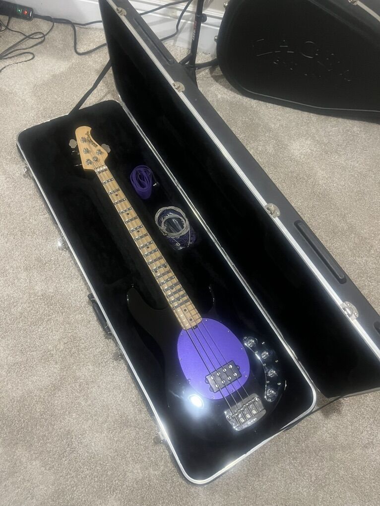 Music Man Stingray Bass