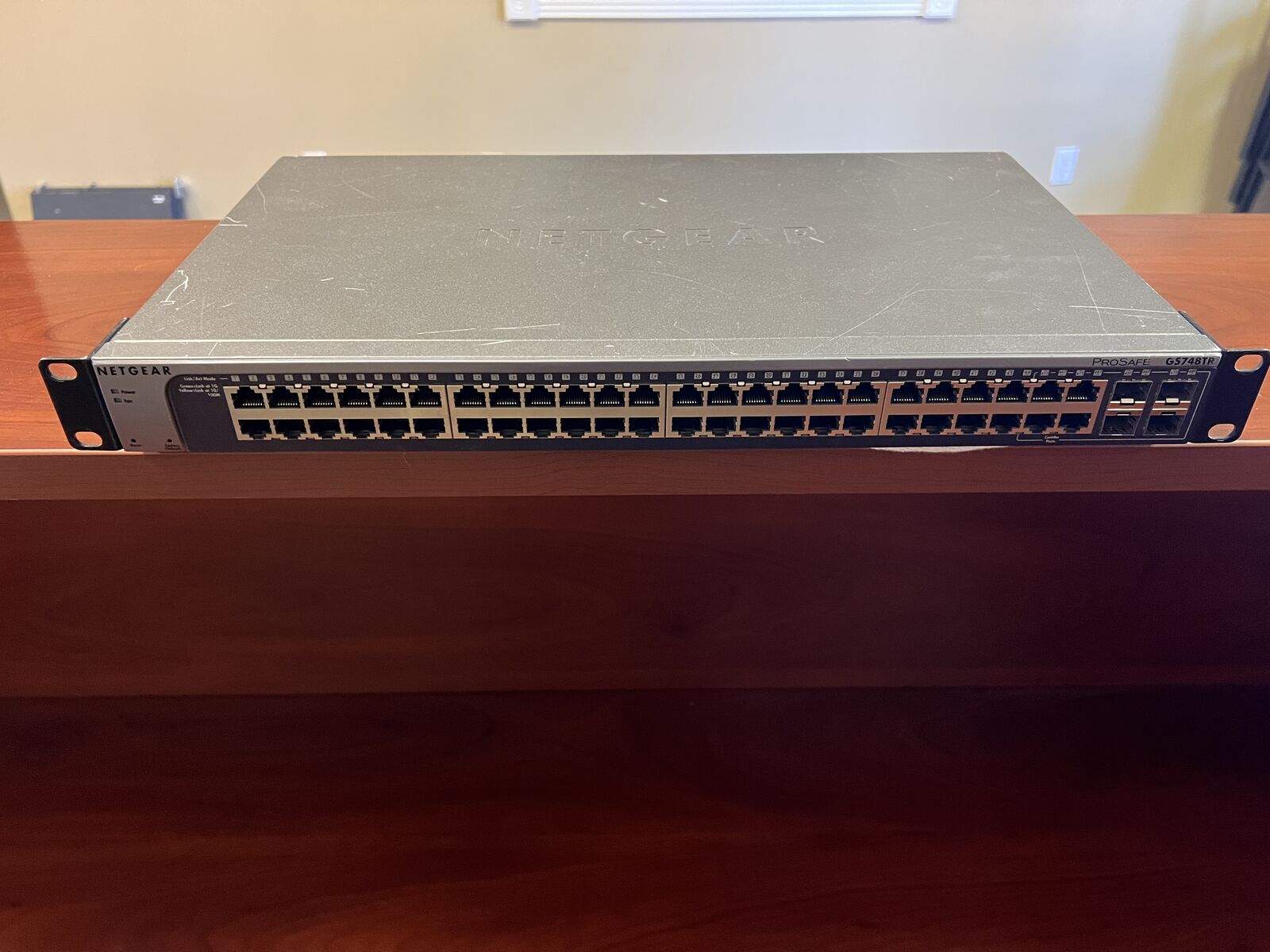 Netgear GS748TR