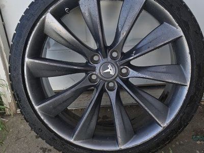 21" Turbine wheel for Tesla Model S.