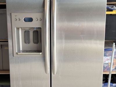 KitchenAid Stainless steel Side-by-Side Fridge Clean, Good condition! Ice maker works!