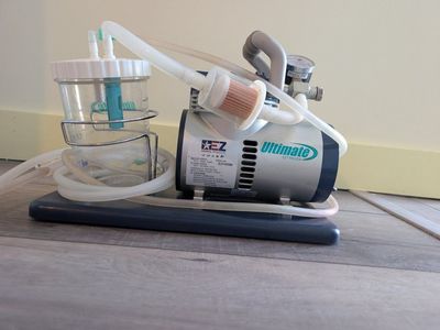 Udderly EZ milker lightly used