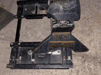 GM/CHEV Puck Style Hitch Complete