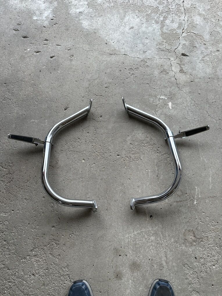 Crash Bars With Foot Rest Vstar Or Vulcan