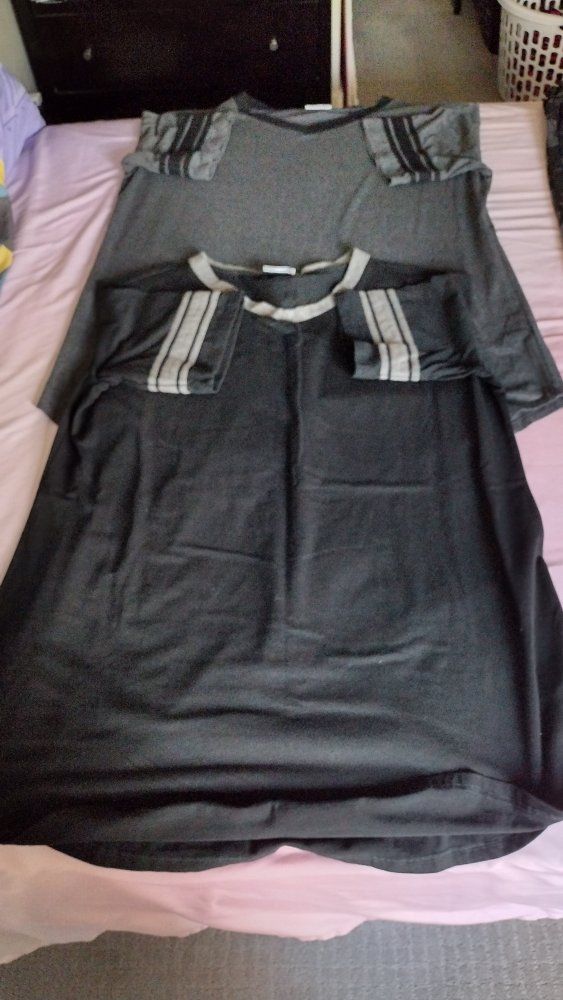 2 Women's night shirts 3XL