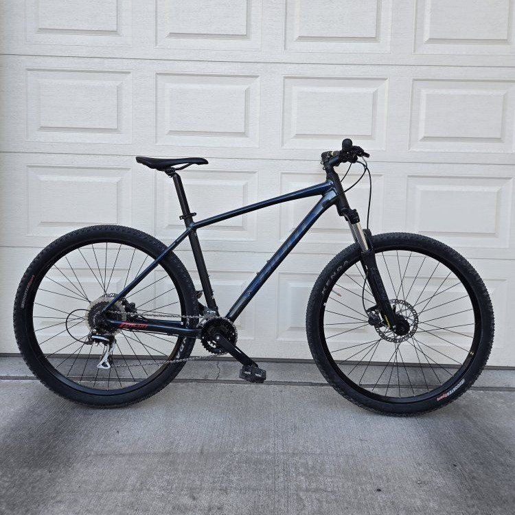 Giant Talon 29 (Large) 2020