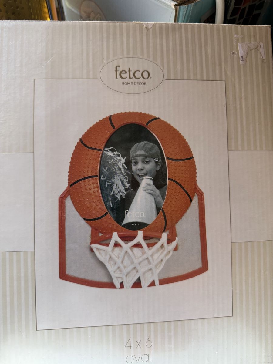 Fetco Home Decor Basketball Hoop 4x6 Oval Picture Frame