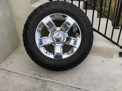 Chevy Silverado 1500 Rims and Tires 275/65R20 Toyo