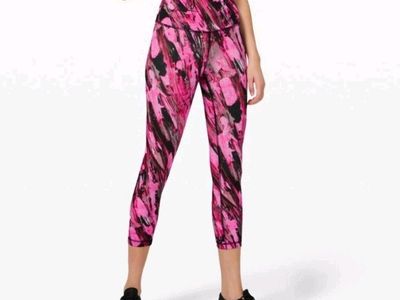 Lululemon Women’s Wunder Under Crop Leggings Size 2 Activewear Gym Yoga Floral
