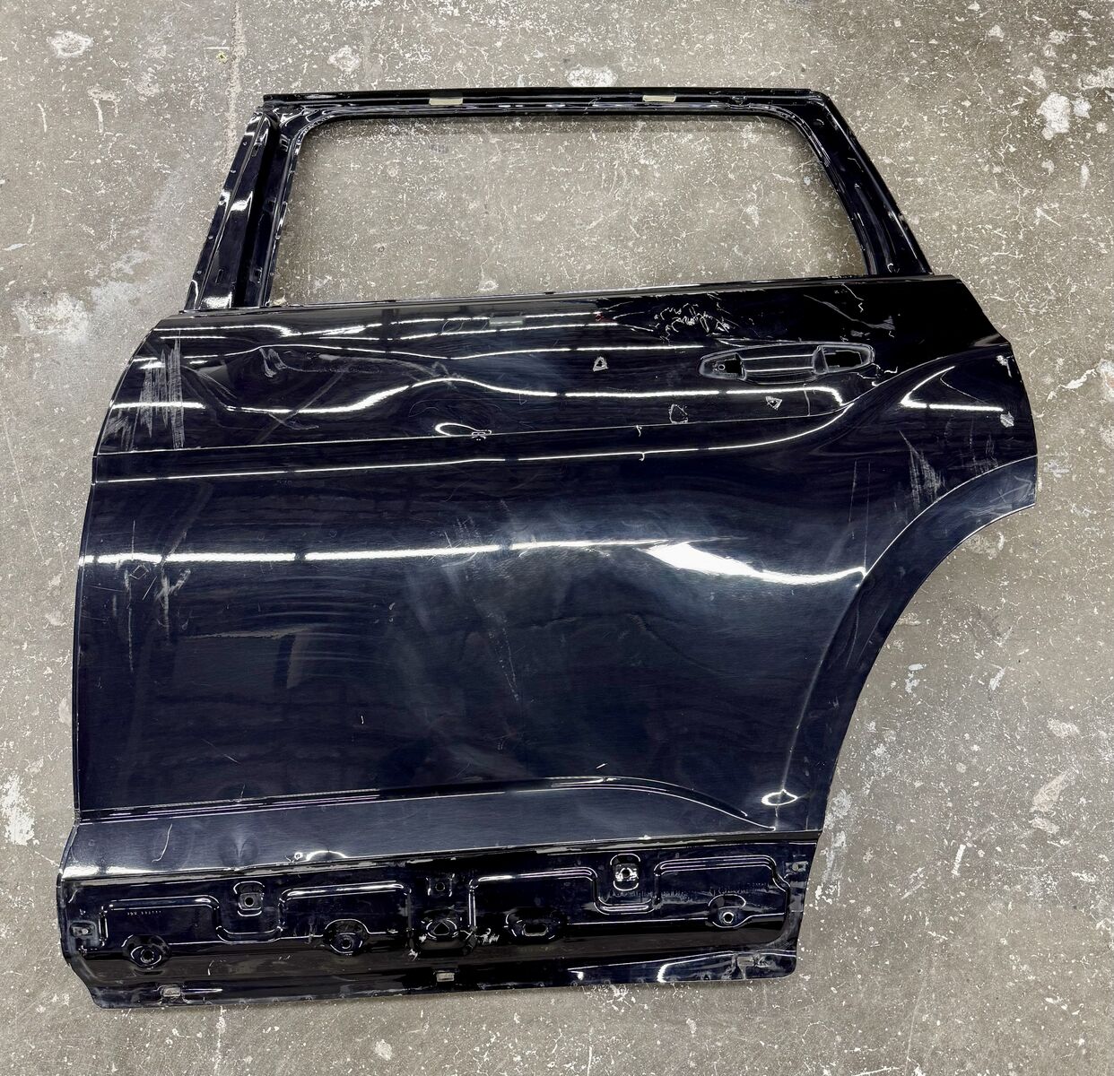 2018-2025 Volkswagen Atlas Left Rear Door