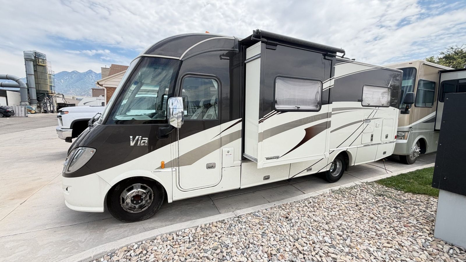 2015 Winnebago VIA 25T Diesel with Slides