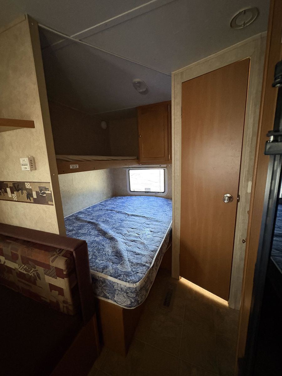 Main image 6