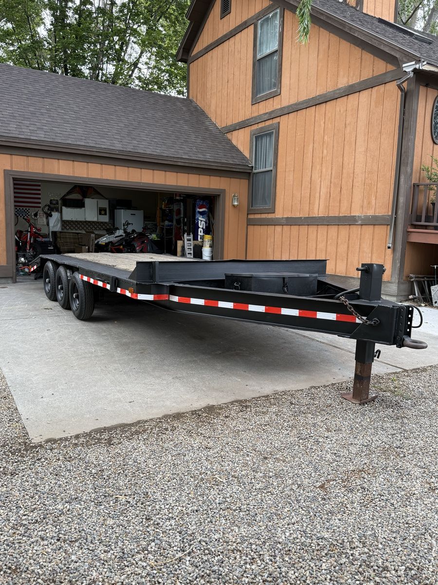 Heavy Duty-Equipment Hauler-Deckover Trailer