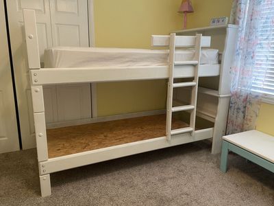 Sturdy White Bunkbeds