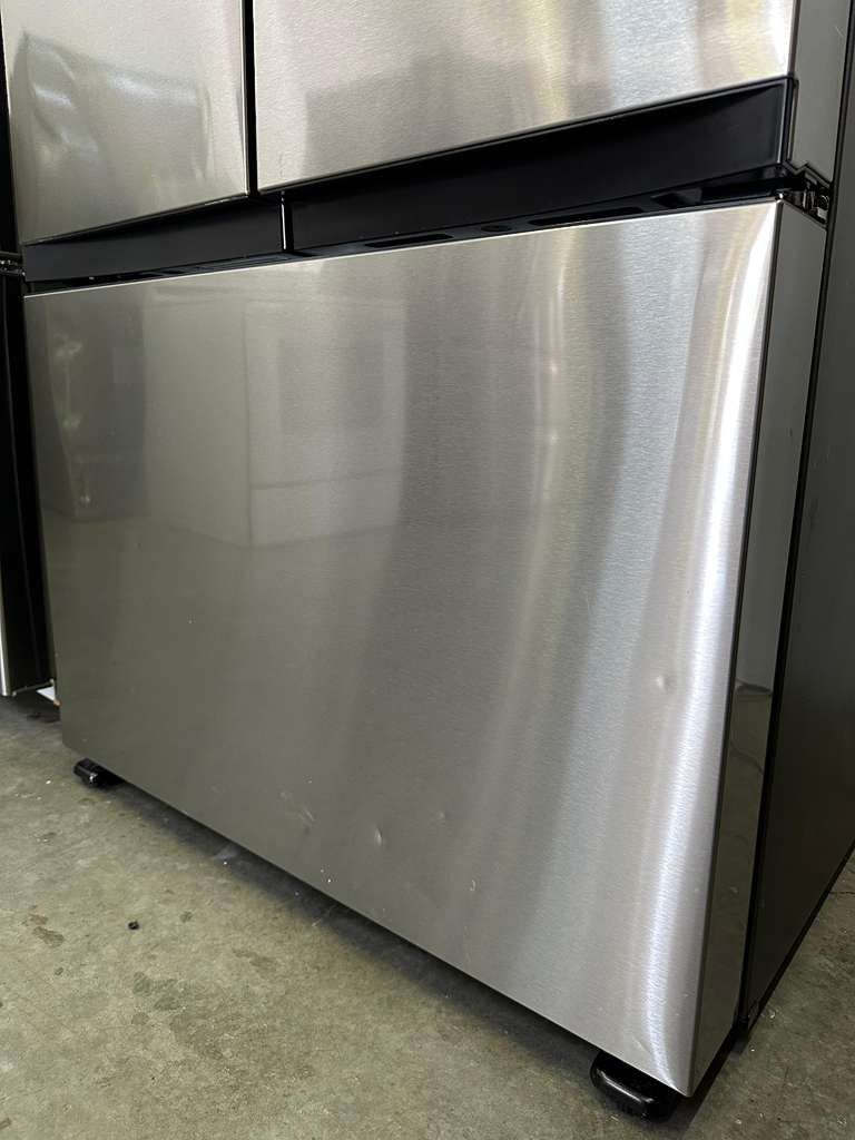 Main image 7