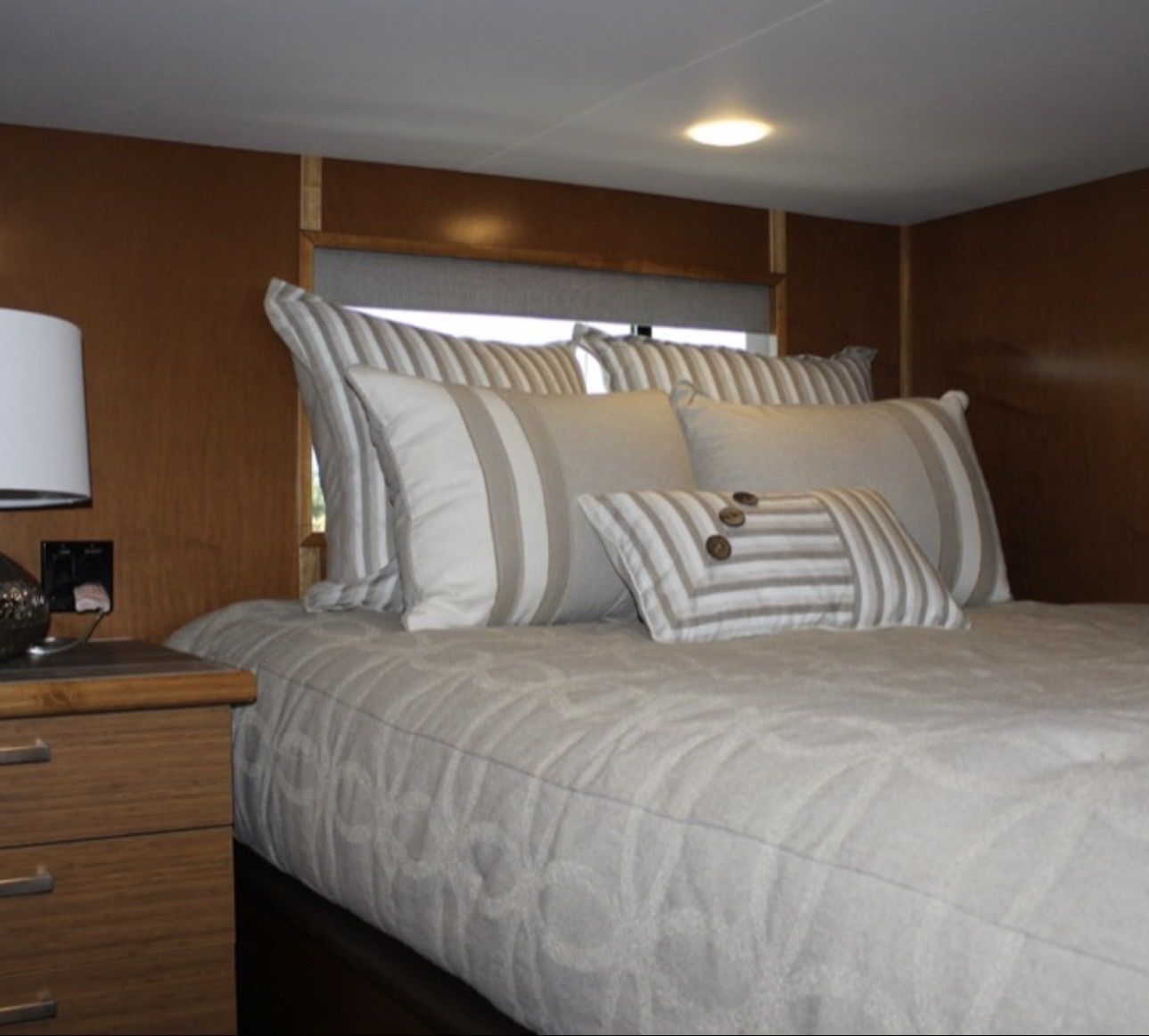 Main image 5