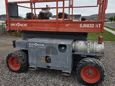 The 2013 Skyjack SJ6832 RT 4x4 Sicissor Lift