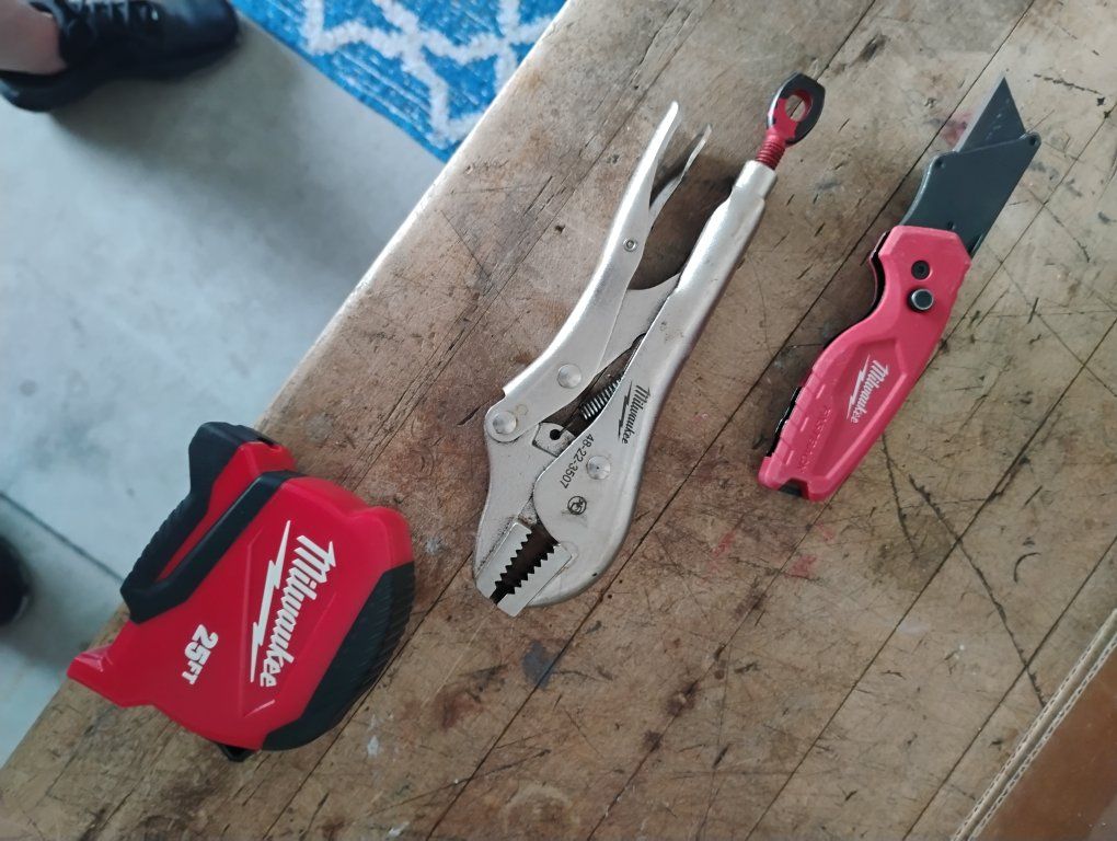 Milwaukee Locking Pliers & New 25' Tape Measure, Utility Knife
