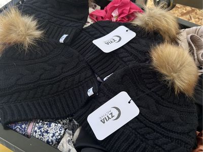 ZYIA Active Black Cable Knit Pom Beanie Hat with Faux Fur Pom - New with Tags