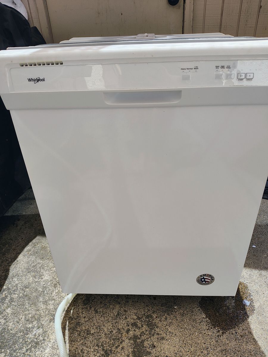 Whirlpool dishwasher model wdf330pahw4