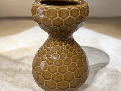 Vintage honeycomb hourglass vase