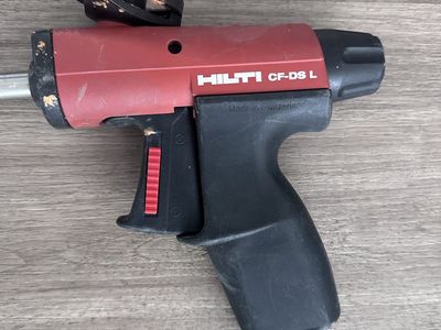 HILTI 403843 CF DS-L Extra Long Foam Dispenser, 27 in Arm, Used, Good Condition