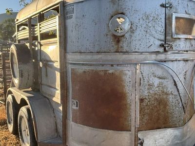 Large 2 horse trailer