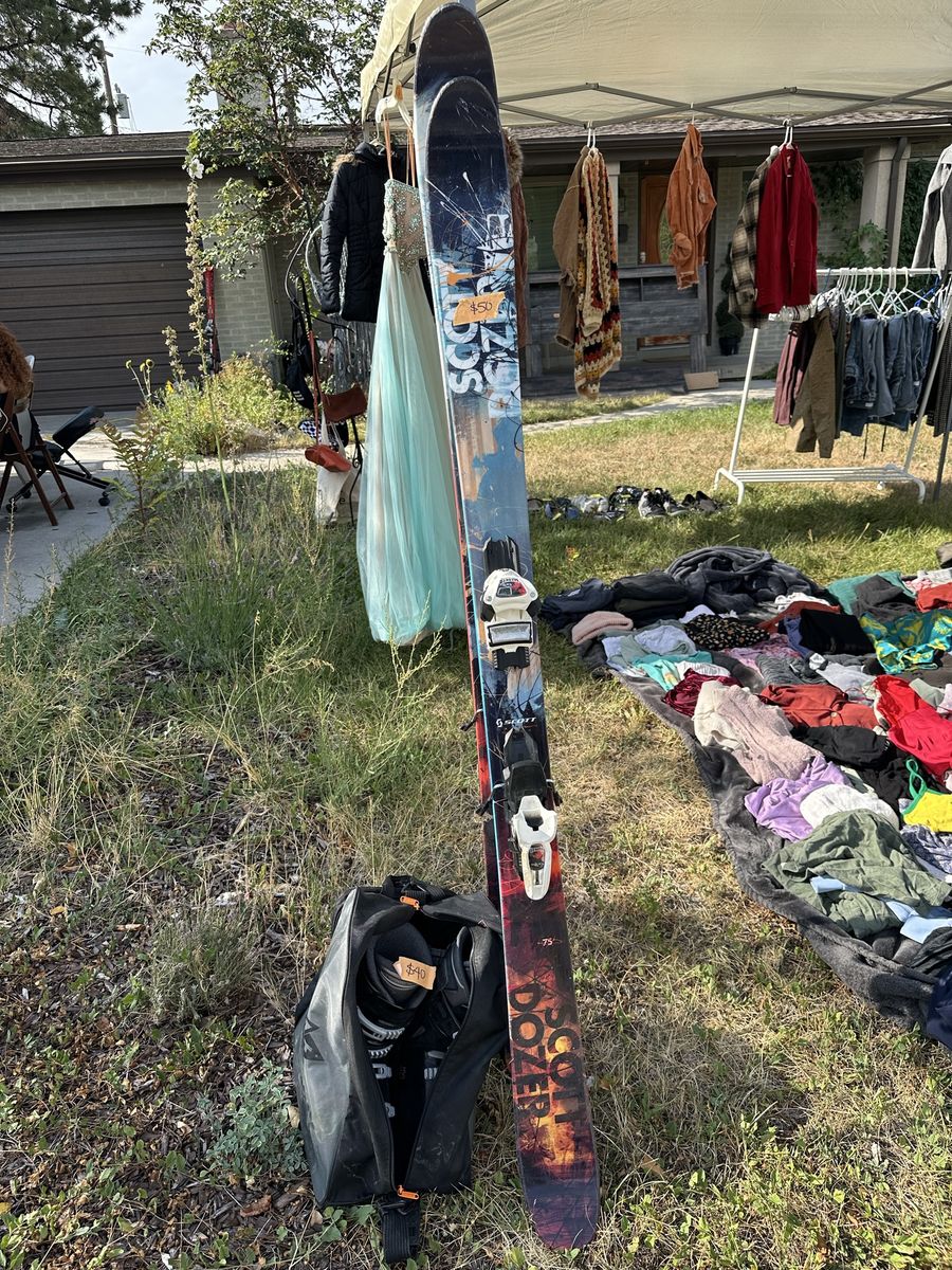 Scott Dozer Downhill Skis with Integrated Bindings