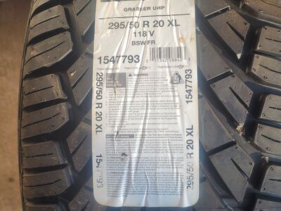 295/50R20 General Grabber